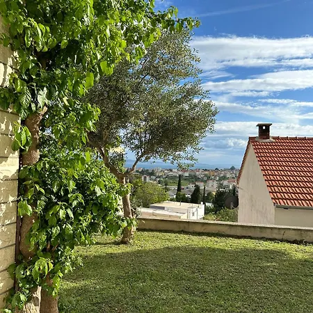 Apartment Garden *