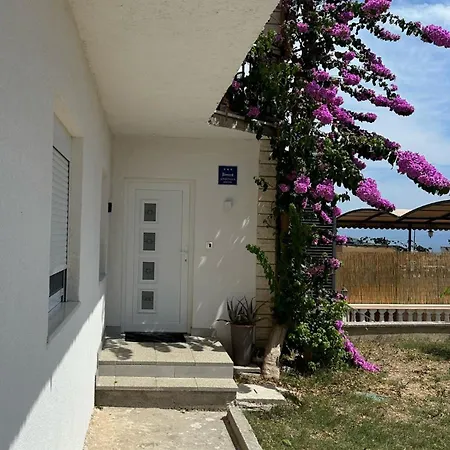 Διαμέρισμα Garden *